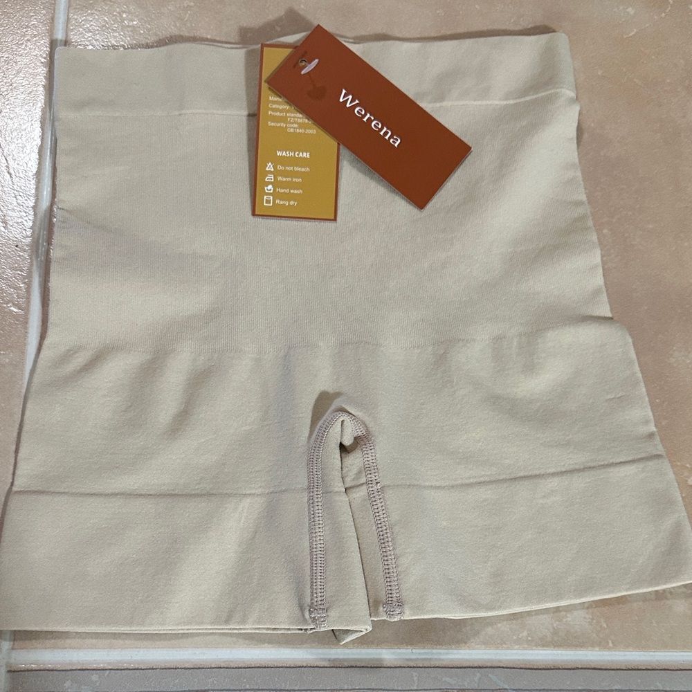 Werena Women's Cream Shorts - Picture 2 of 5